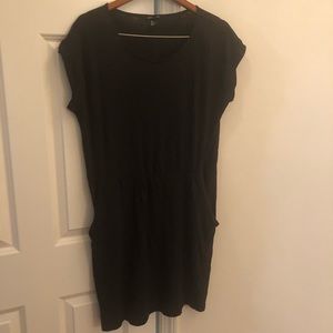 H&M Basic Black Dress Size Large with pockets
